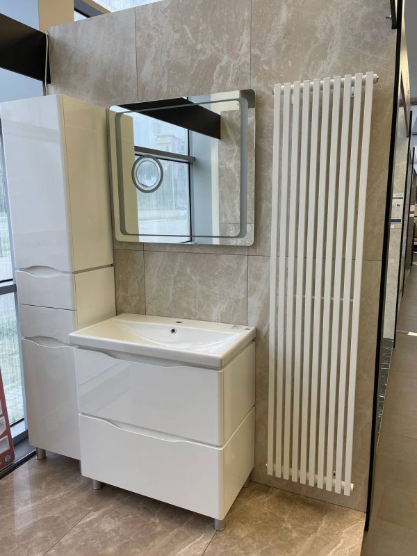 Радіатор дизайн Betatherm 405x1800 Quantum-1 WHITE Вертикал Радіатор дизайн Betatherm 405x1800 Quantum-1 WHITE Вертикал